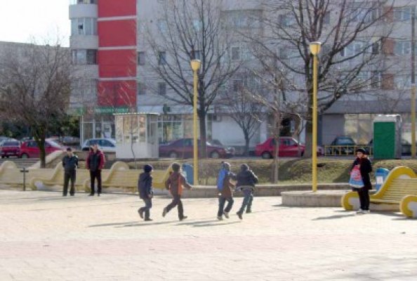 Şcoli închise din cauza zăpezii